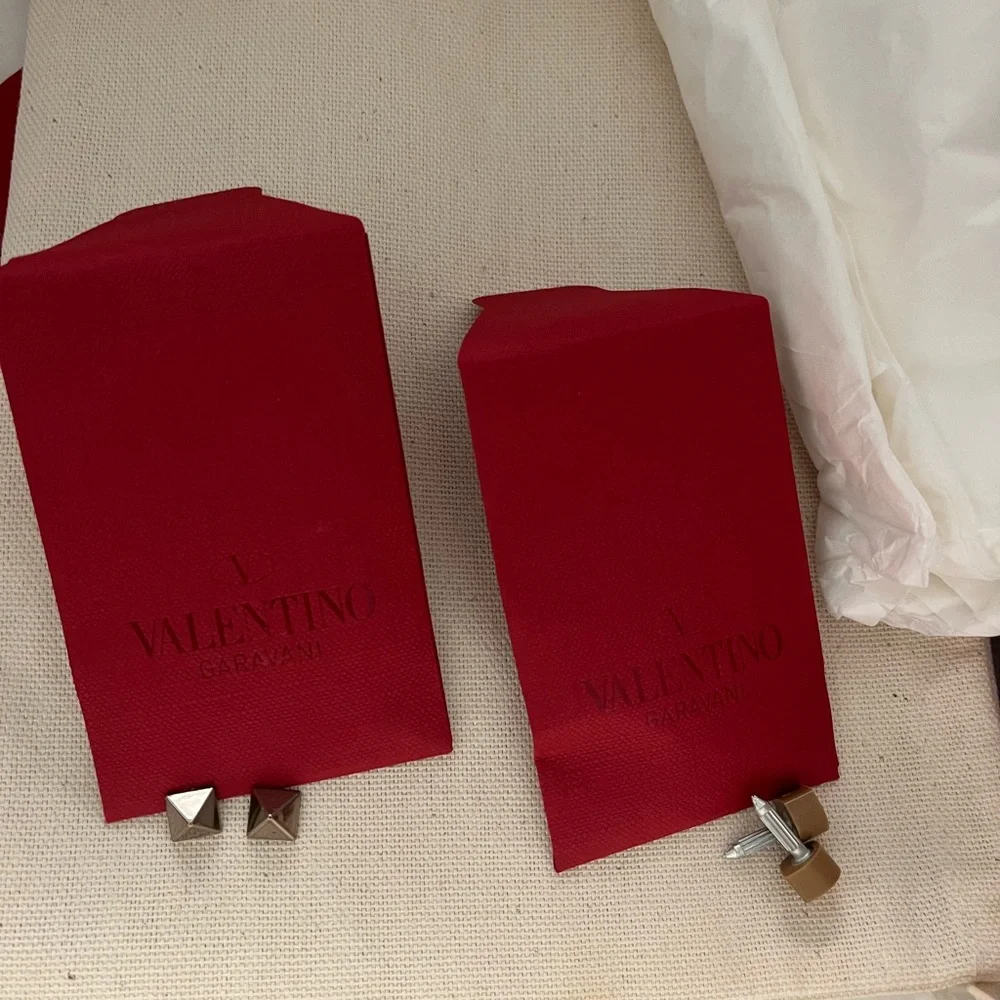 EUC Valentino Rockstud Pumps 65mm size 6 EU36 light gold - Picture 10 of 14